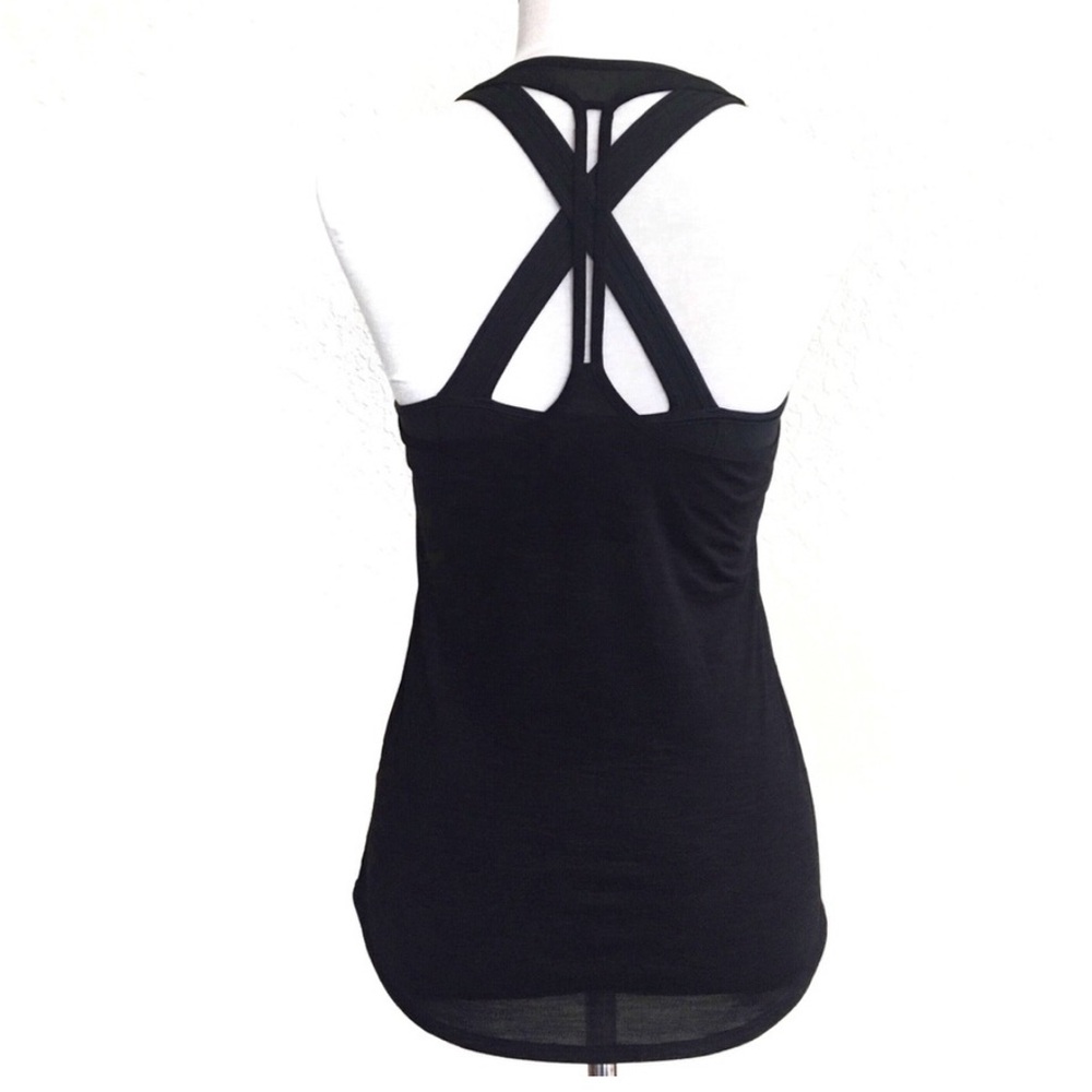 EUC! ATHLETA layered workout tank w bra. Worn max 2-3 times
